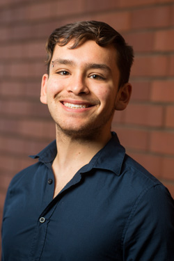 Andrés Oswill ’15