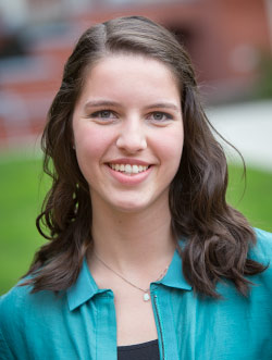 Elisa Ahern ’15