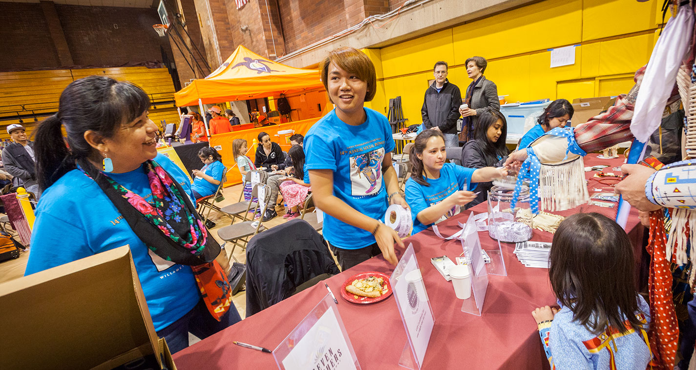 Pow wow student volunteers