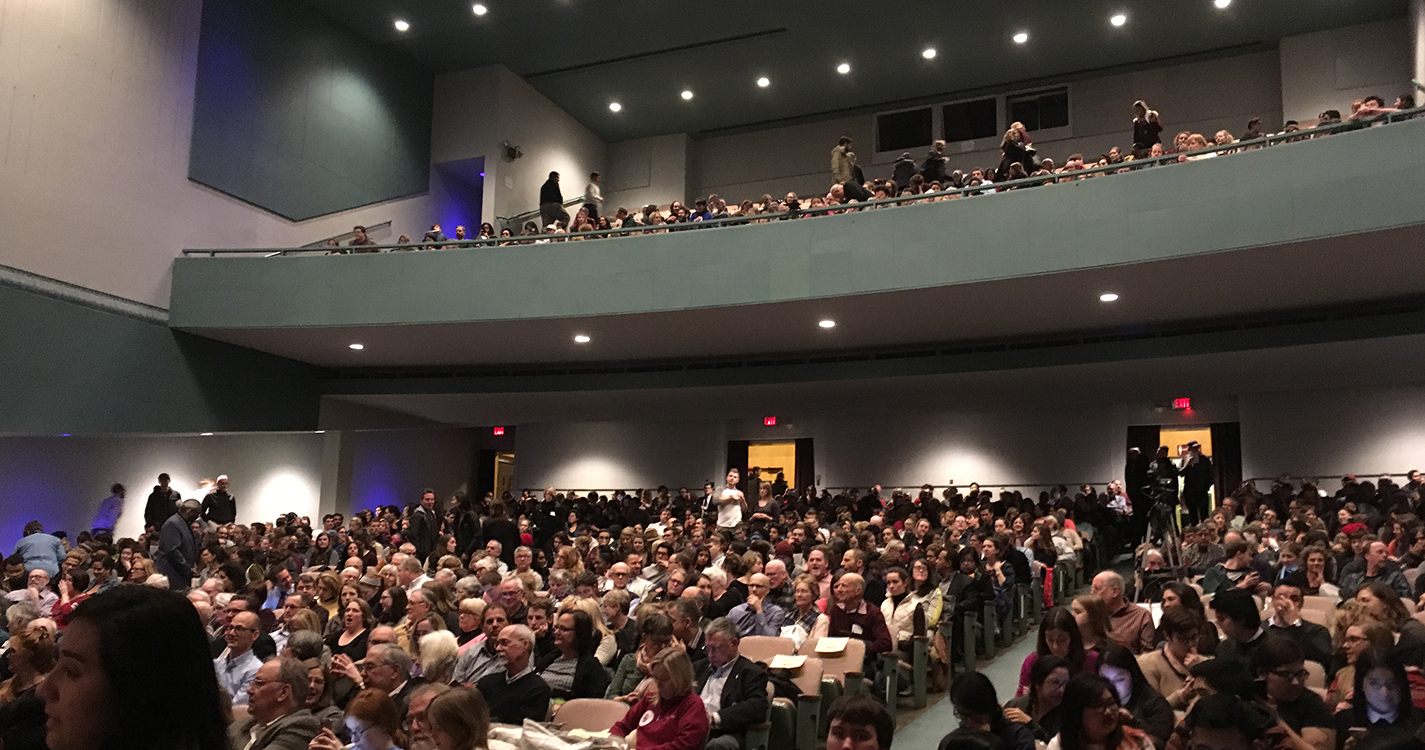 Full house for Coates in Smith Auditorium