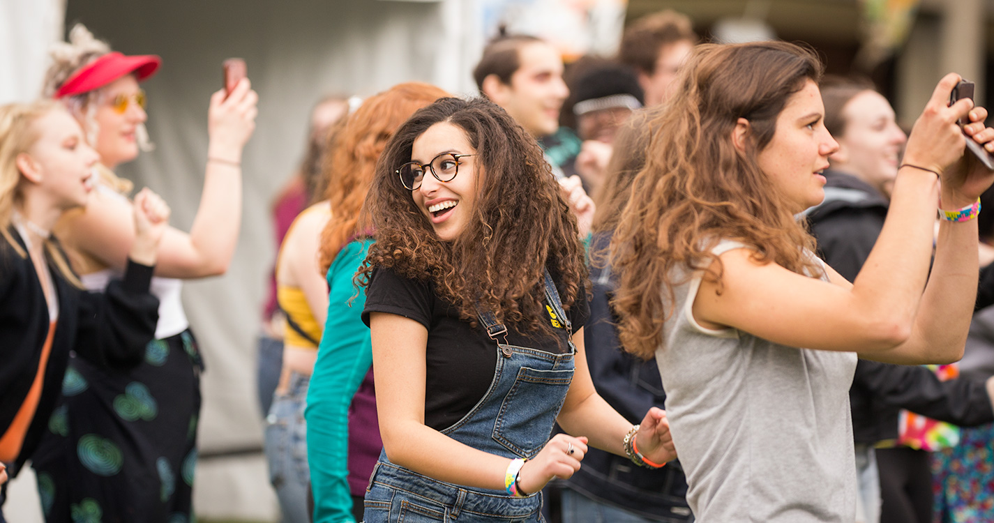 Students dance at Wulapalooza