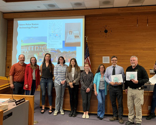 student researchers receiving award