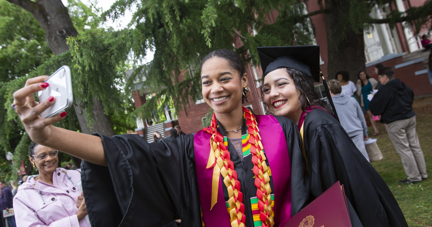 Raina Arberry ’19 and Ivy Rivas ’19