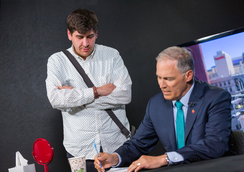 Jamal Raad and Gov. Jay Inslee discuss strategy