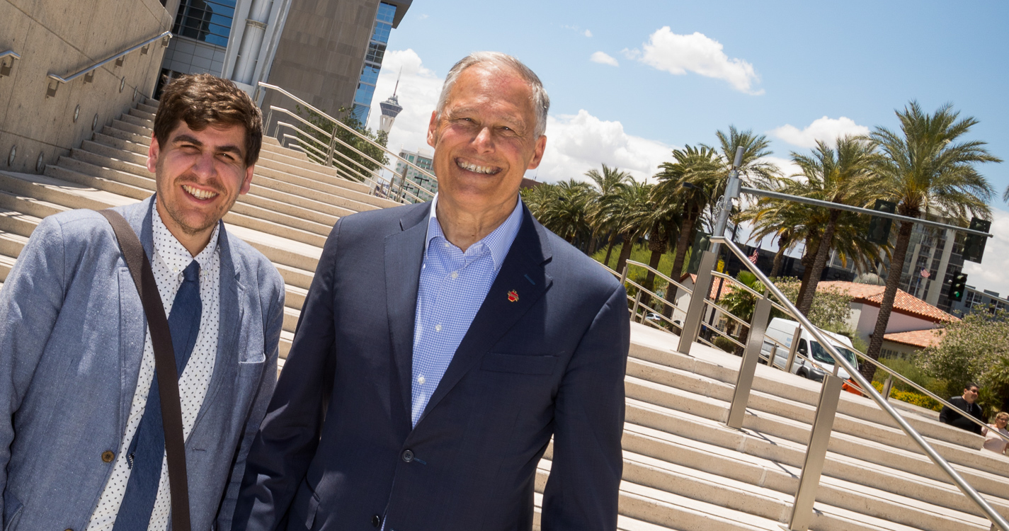 Jamal Raad ’08 and Jay Inslee JD’76