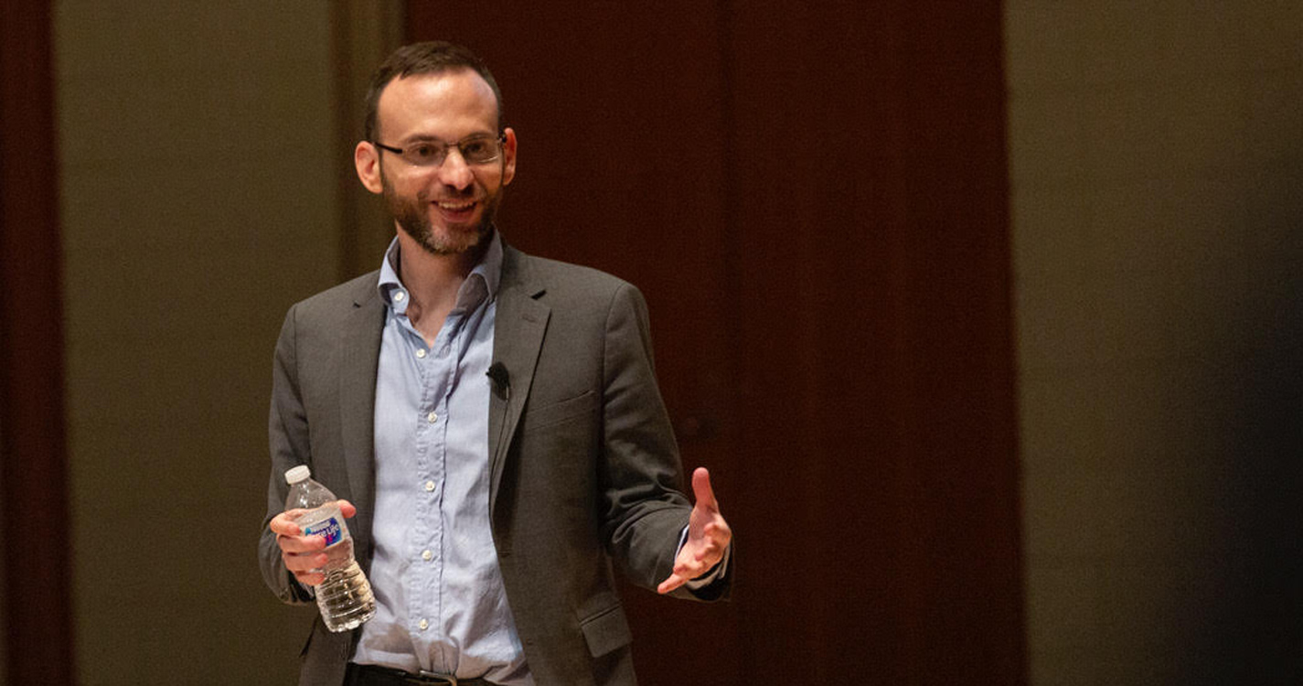 Seth Stephens-Davidowitz speaks on the Hudson Hall stage