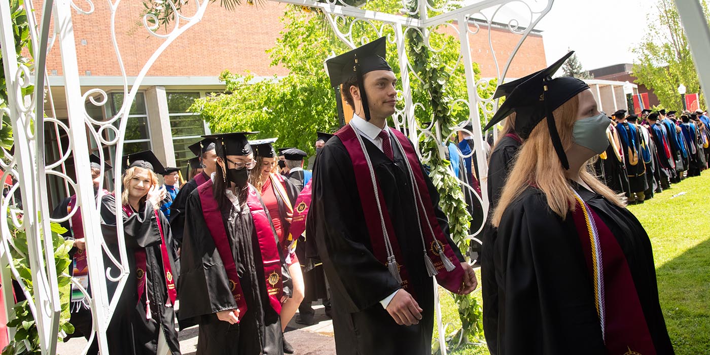 cas grads walking