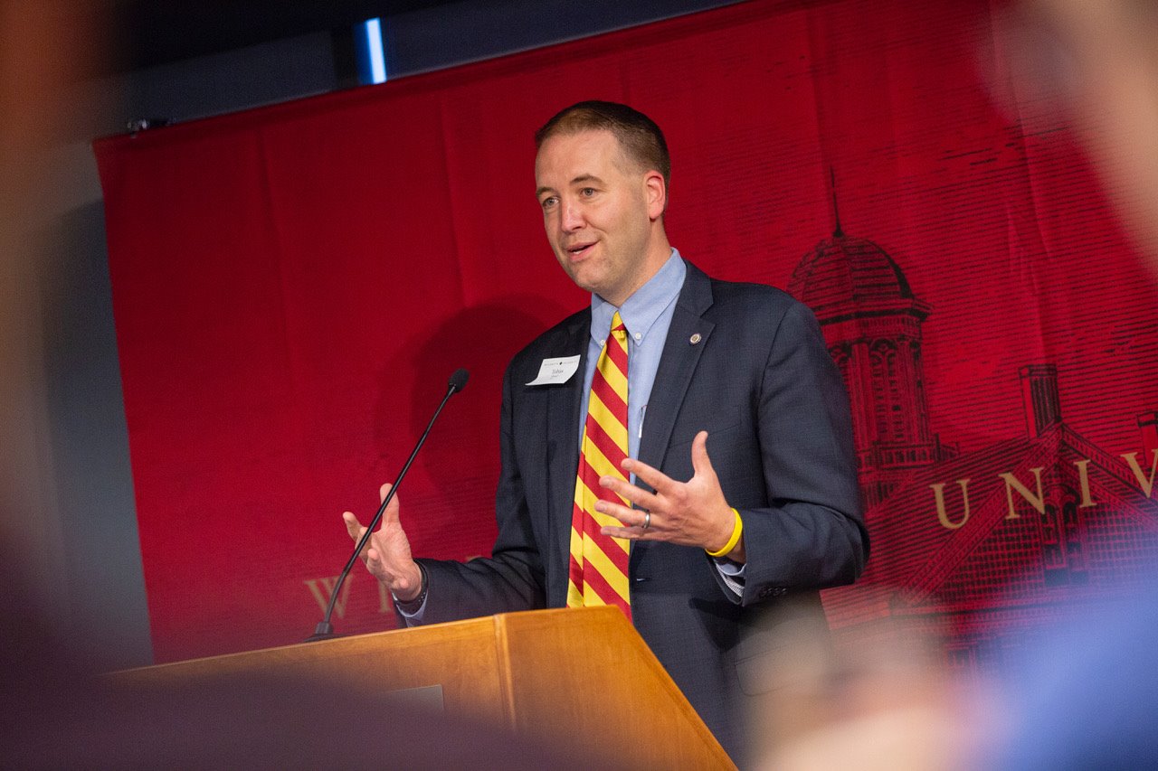 Read speaks at a Bearcats in Politics event.