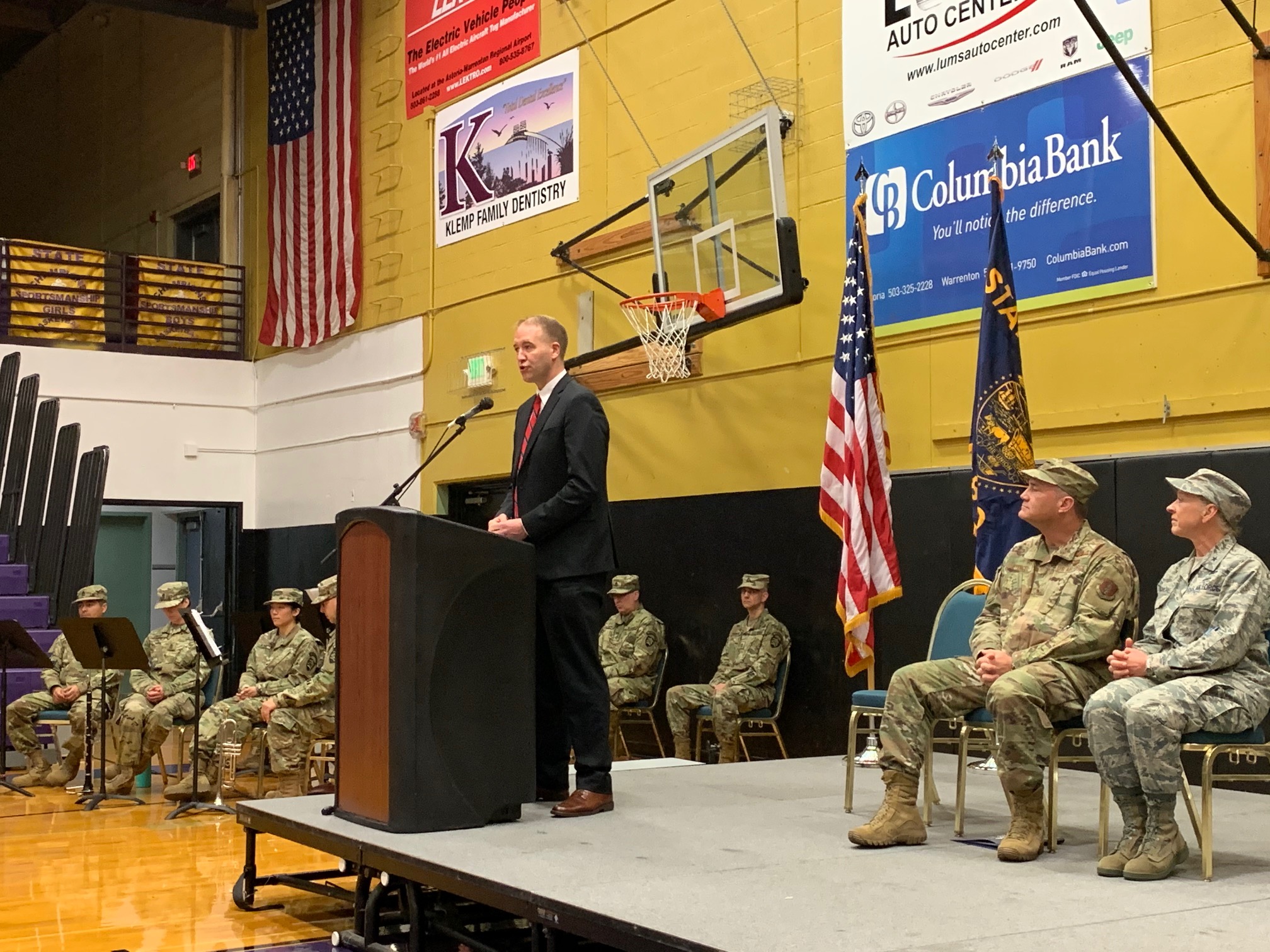 Tobias Read meets with members of the Oregon National Guard