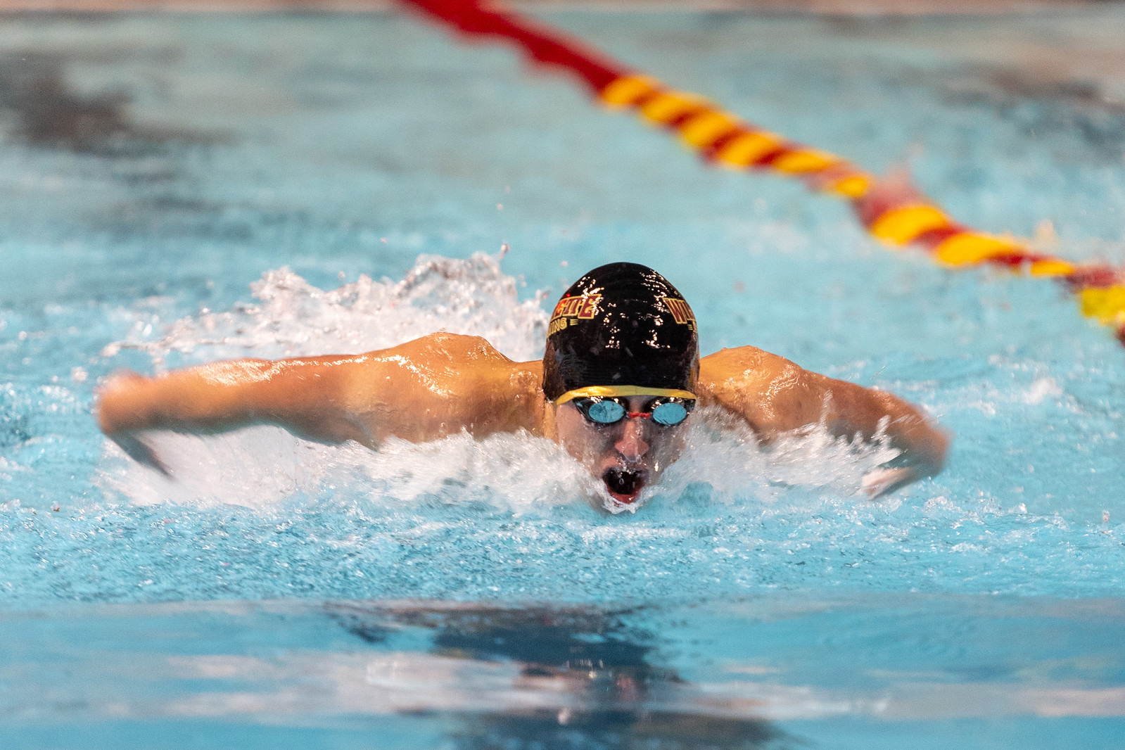 Cole Lindberg swimming