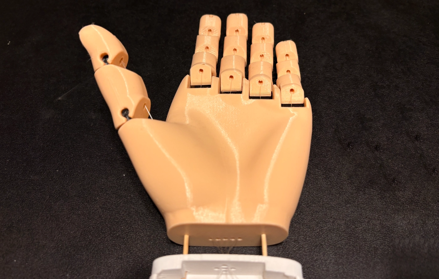 Jordan Fasolt-Holmes' robotic hand