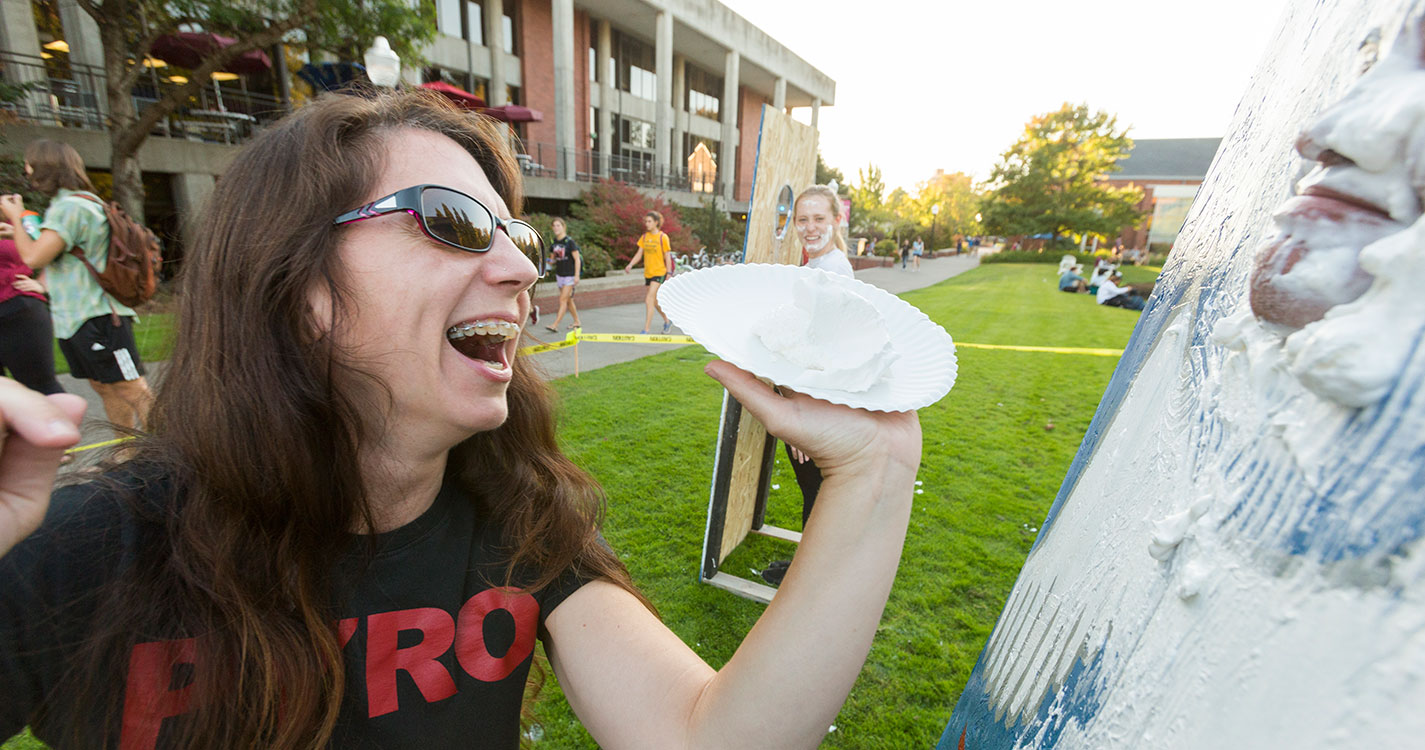 Pi Beta Phi hosts "Pie with Pi Phi" 