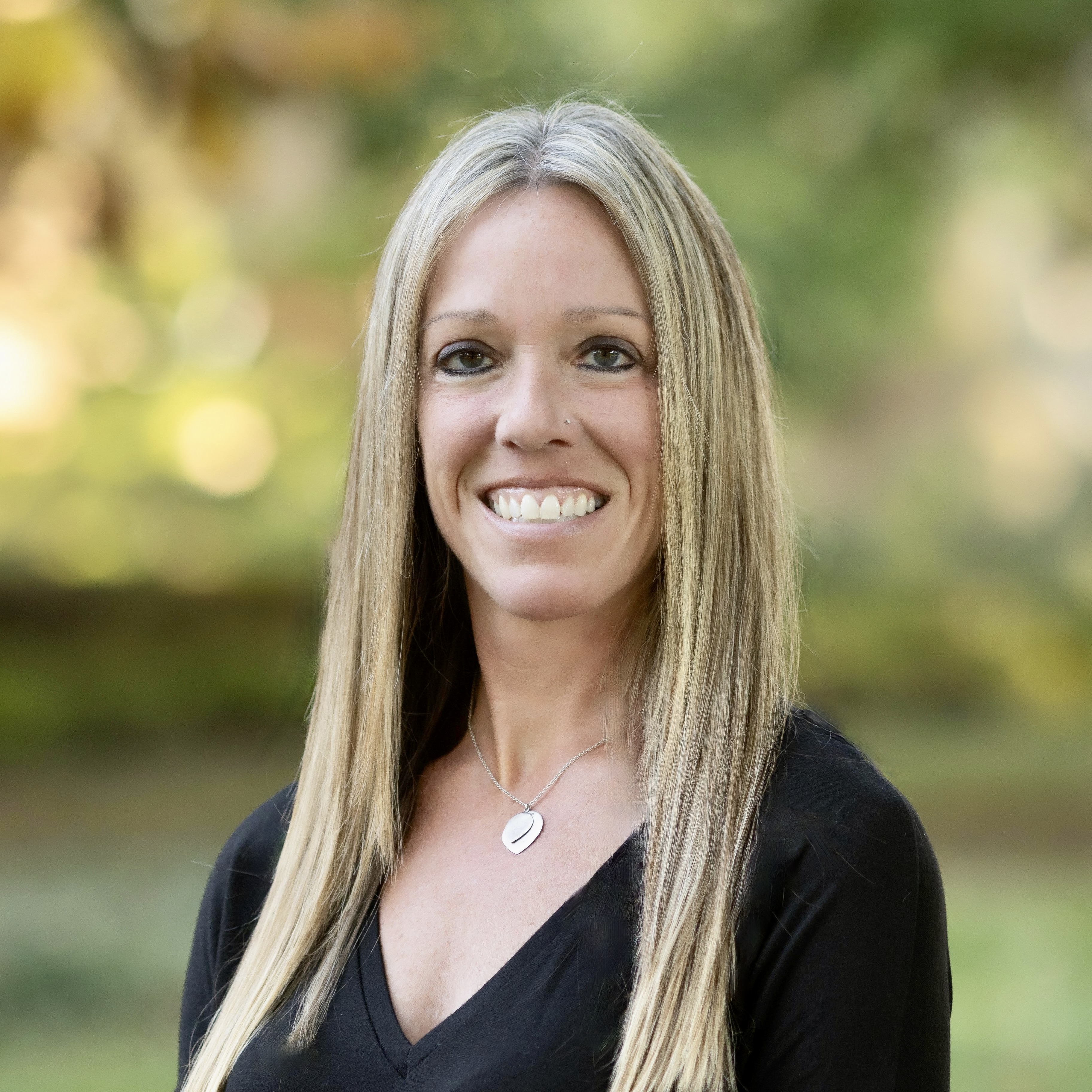 Headshot of Amanda Hanincik